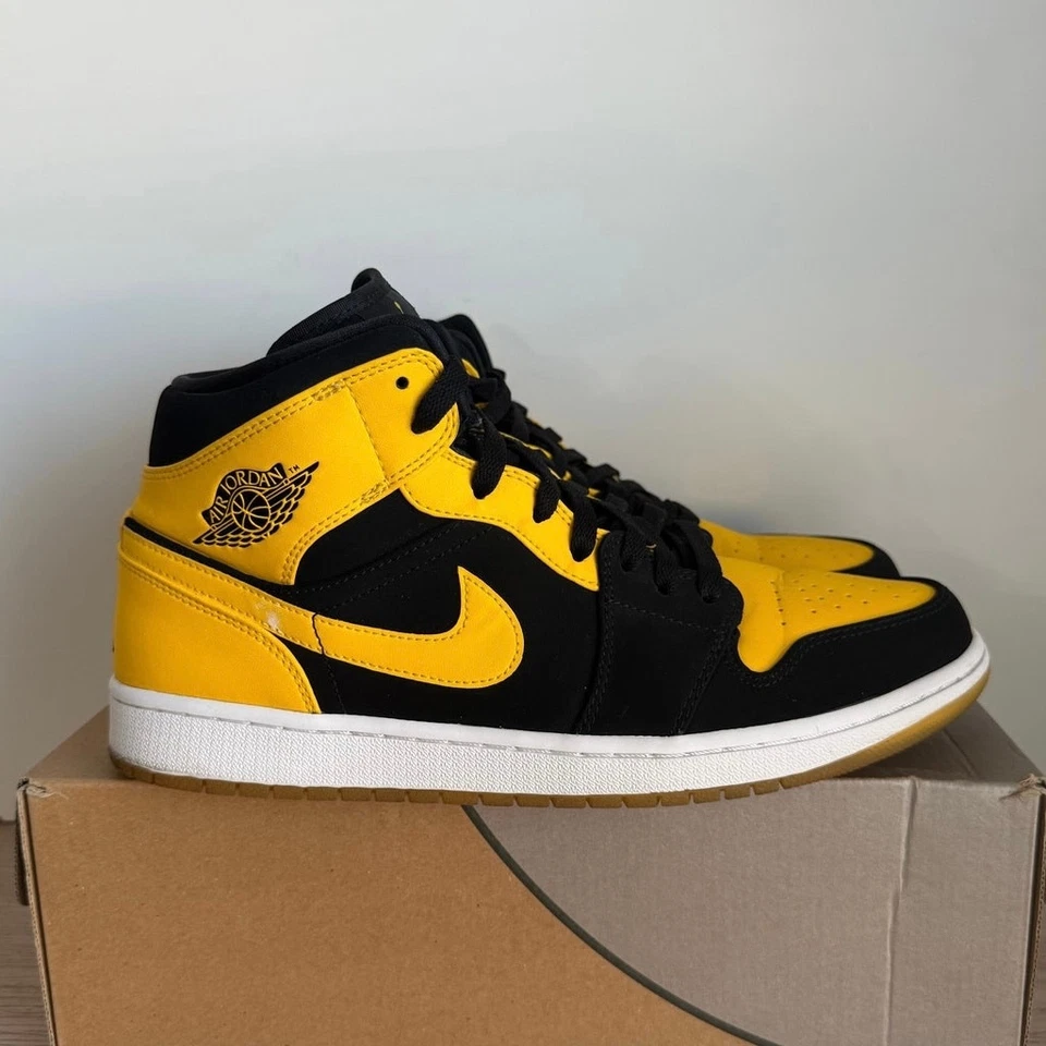 Nike Air Jordan 1 Retro Mid 'New Love' Men Sneakers 554724-035 - SZ 11  - Image 2 of 4