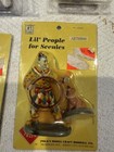 Woodland Scenics A2539 & (2) Art 60046 G Fireman Bill & Betsy Figure & (2) Clown — photo 6