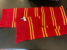UNIVERSAL STUDIOS WIZARDING WORLD OF HARRY POTTER KNIT SCARF NEW WITH TAG
