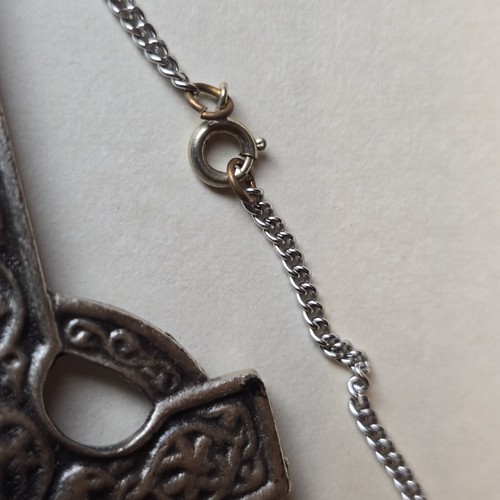 Vintage 1974 Cathedral Pewter Celtic Cross Necklace Pendant 28" priest's estate - Picture 12 of 23