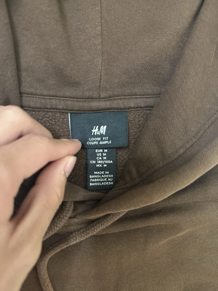 Sudadera con capucha pulóver holgada marrón H&M para hombre talla mediana con cordones Foto 3 de 4