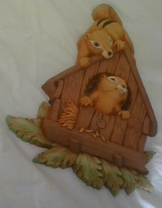 VTG Homco Syroco Squirrels in Bird House Wall Decor Chipmunks Fun Wildlife Art