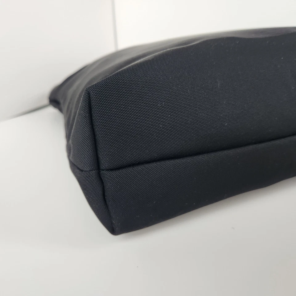 Gucci Bolso Tote Mujer Negro Nylon Minimalista Contemporáneo Tranquilo Lujo Diseñador Foto 4 de 4