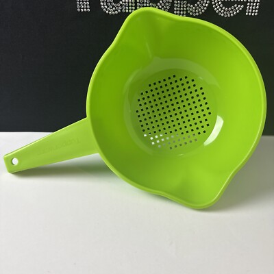Tupperware Colander 1qt Double Pouring Spouts Green Hole And Hook Hanging 1qt