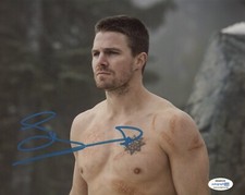 Stephen Amell Arrow Autographed Signed 8x10 Photo COA
