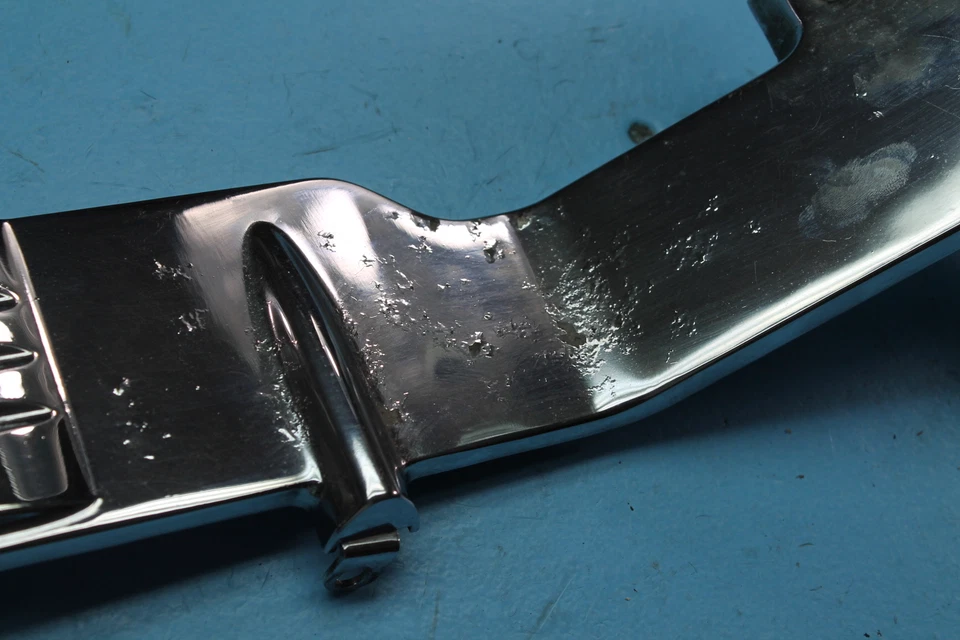 1445 04 Harley-Davidson ELECTRA 滑翔铬内主盖配件 8294 — 第 2/4 张图片