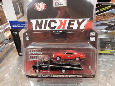 Greenlight 1:64 ACME - Nickey - Chevrolet Camaro (Red) & Chevrolet Ramp Truck