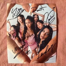 KATSEYE Group Autographed Signed Photo POP Collectibles Collection 8*10 2026B