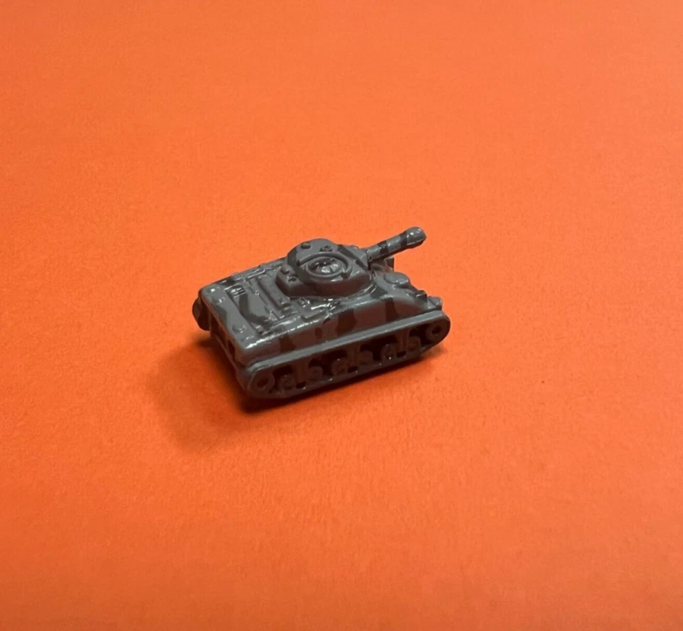 Vintage Galoob Micro Machines Micro Mini Insiders Sherman Tank - Image 4 of 4