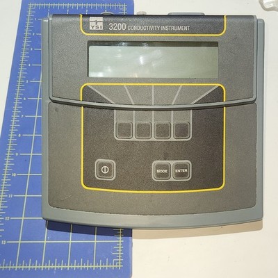 conductivity meter YSI 3200-115V Instrument Model 3200-115V SN 09E100222