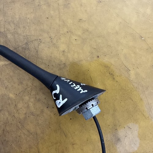 Vauxhall Corsa D antenna e base Astra H Meriva B 3 e 5 porte albero e base antenna - Foto 4 di 15