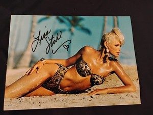 Lisa Stahl Signed Photo / 8"x10" / Model & Actress