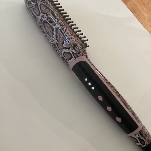 Calista TrianglPRO Triangl Pro Heated Hair Detailer Brush Snakeskin Print - Picture 3 of 6