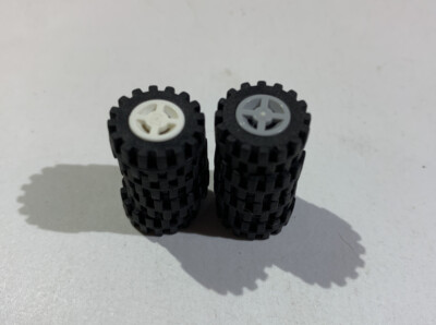 Lego Parts Set of (4) 4624c02 Wheel & 15x6mm Tire 4624 / 3641 Choose Color