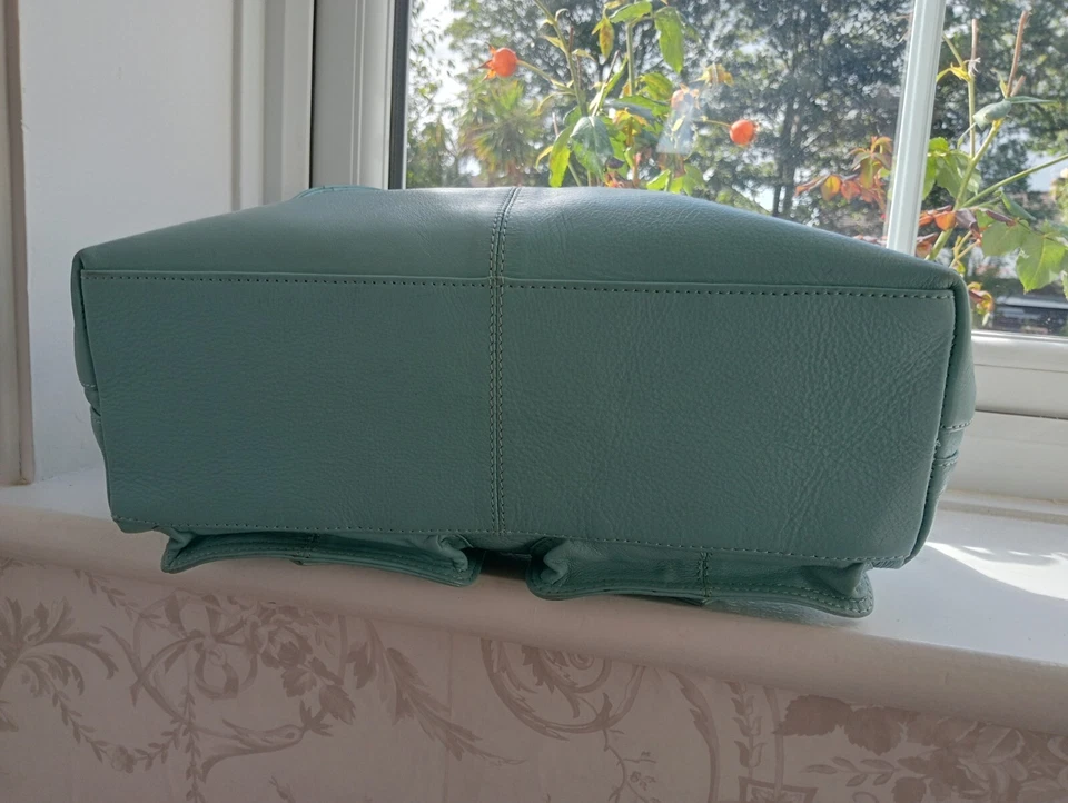 womens shoulder bags - Image 4 of 4