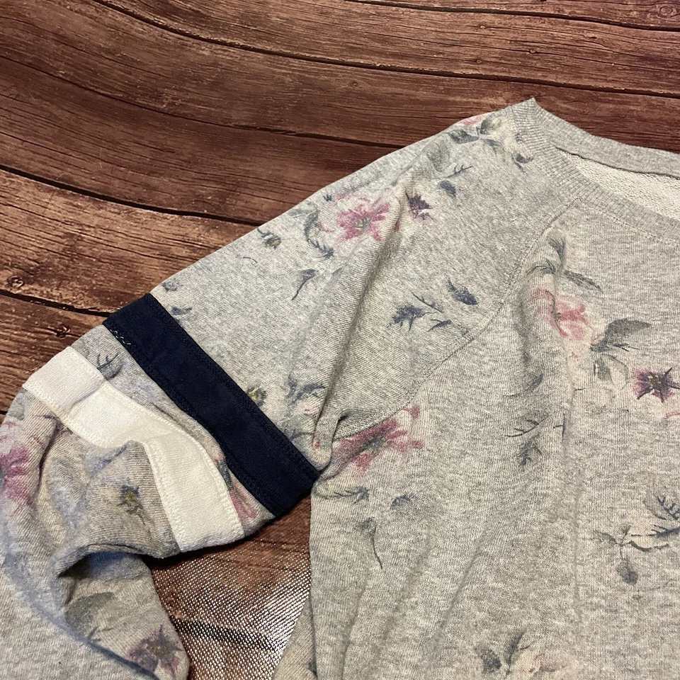 Женская толстовка SO The Lounge Life Game Day средний размер серая с цветочным рисунком темно-синяя полоса - Изображение 2 из 4