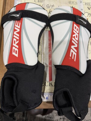 Brine Prostyle Size:Youth Shield Shin guards Youth Height 4 4 -4 6  Age 8-10
