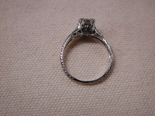 Platinum Half carat Natural Diamond vintage filigree round in square setting - Picture 9 of 9