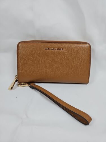 Michael Kors Jet Set Travel Continental Saffiano Leather Wristlet Wallet Brown