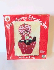 NEW Sealed 1981 STRAWBERRY SHORTCAKE Latch Hook Rug Kit Craft Master Yarn