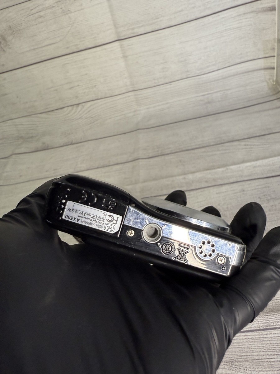 Fujifilm FinePix AX550 16MP 5x Zoom Digital Camera FOR PARTS OR