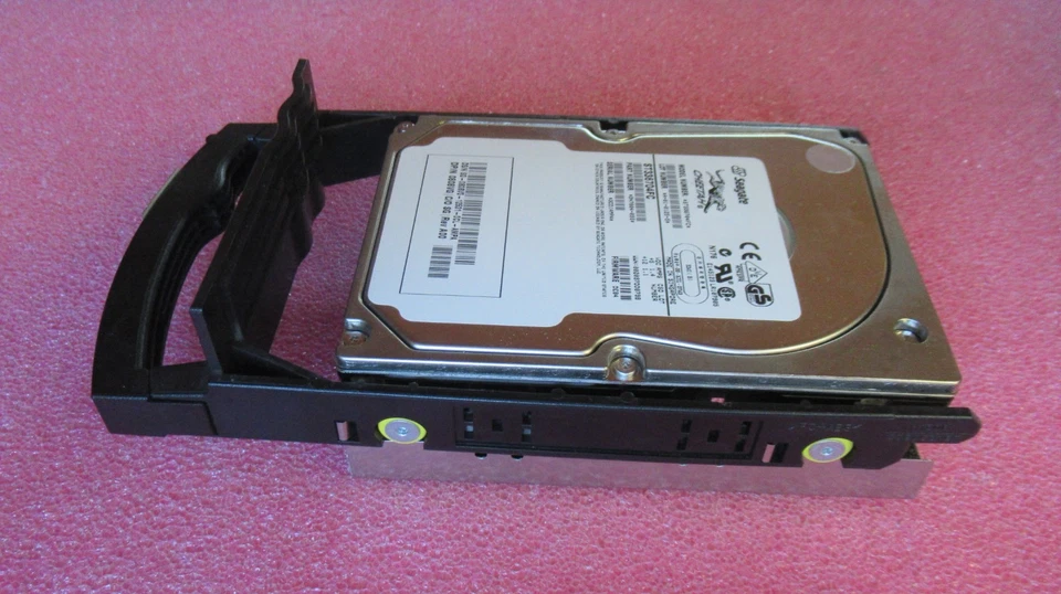 Dell 808VG ST336704FC Cheetah 36.7GB 10000RPM FC 2Gbps 4MB 3.5" Internal HDD - Image 3 of 4