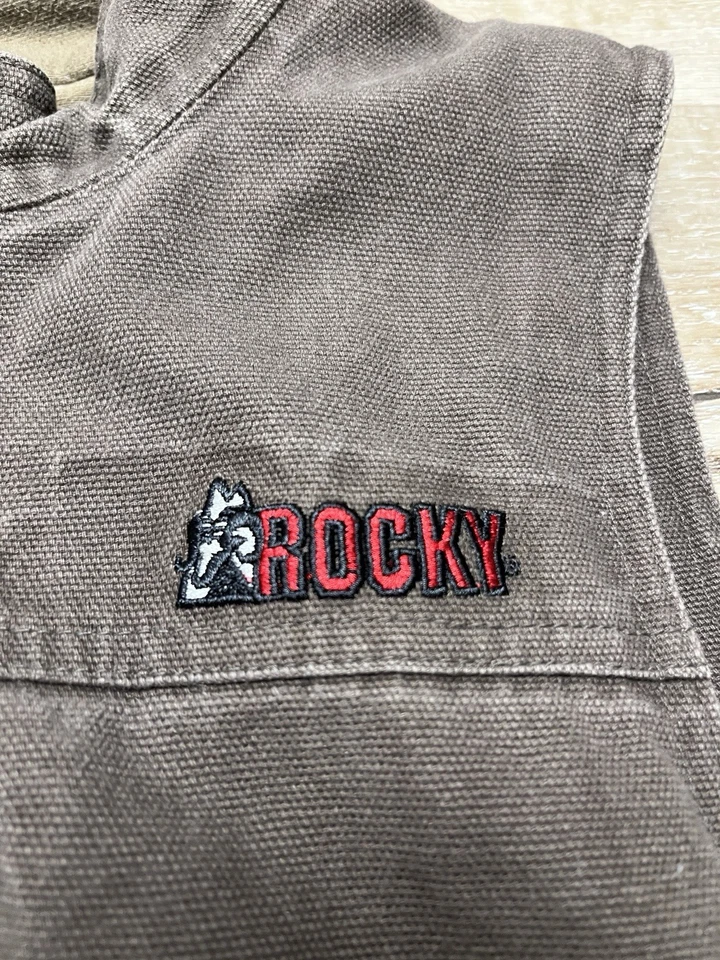 Colete de trabalho Rocky Boots trabalho mais inteligente não mais duro lona marrom tamanho médio - Imagem 4 de 4