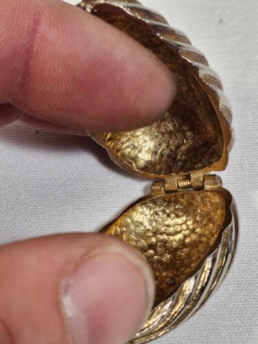 Vintage massives Parfum kompakt strukturiert goldfarben EGG aufklappbar antik - Bild 5 von 7