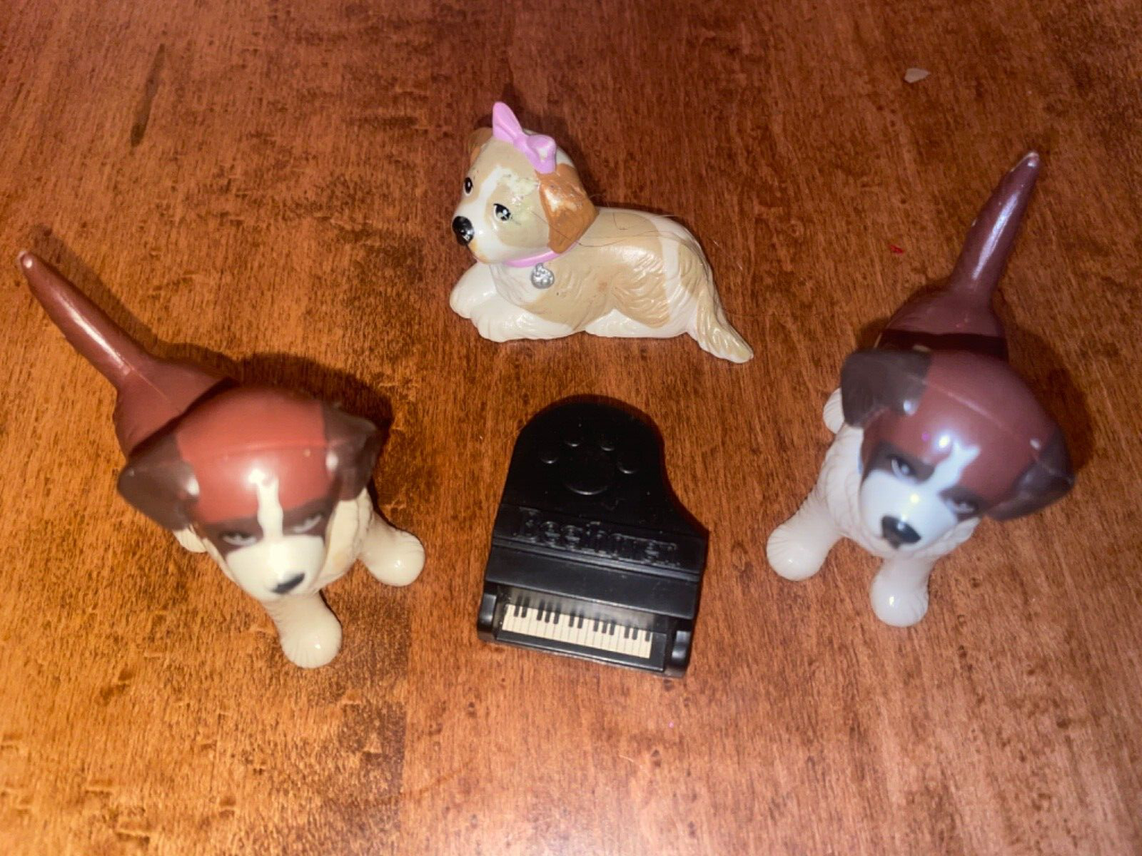 Vintage Kenner Littlest Pet Shop Beethoven & Missy Dog Figures with piano