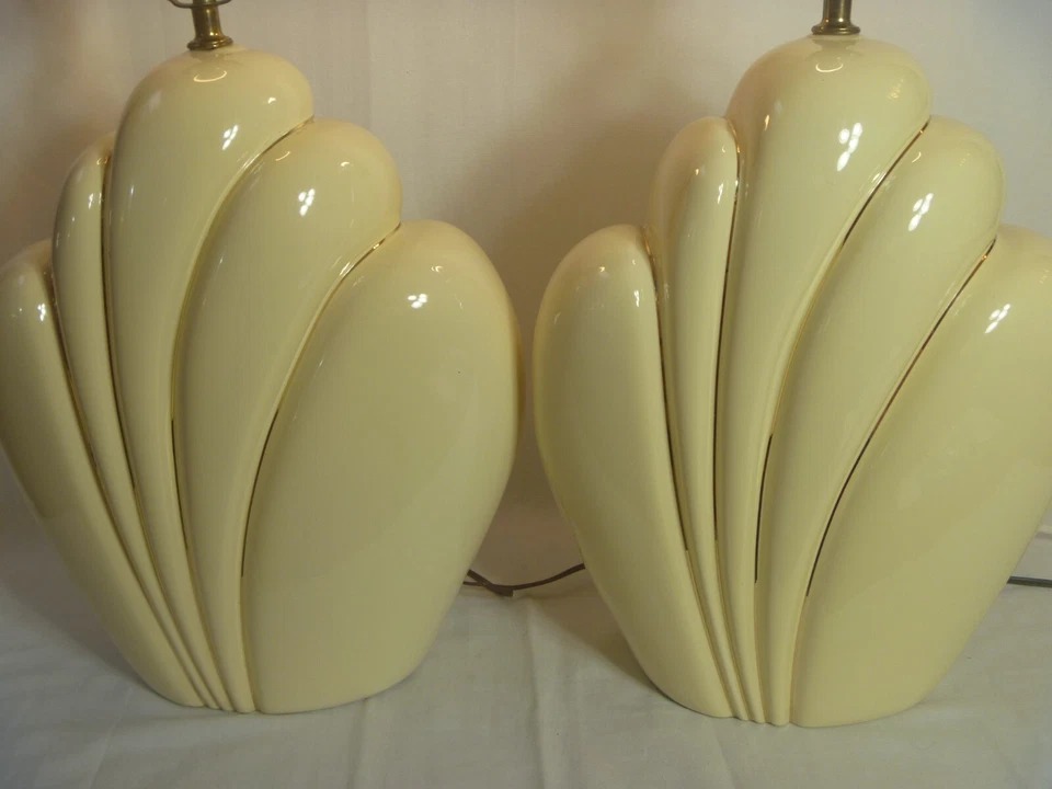 Lámparas de mesa vintage años 50 Art Deco mantequilla color crema con oro, cerámica concha marina Foto 3 de 4