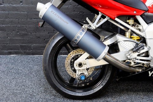 Yamaha YZF-R1 STUNNING CONDITION COMPLETELY ORIGINAL - Picture 2 of 12
