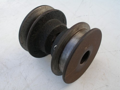 70's John Deere 624 Roto tiller PTO 2.5" Tecumseh H60 Cast Iron Pulleys OEM - Picture 4 of 16