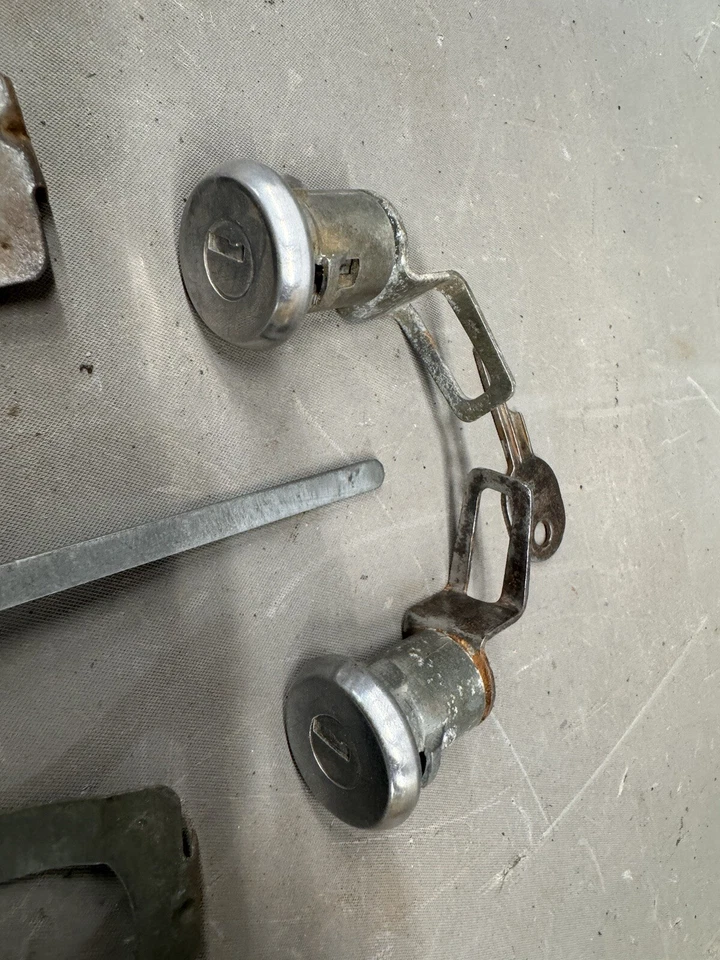 1970-1981 Camaro Firebird Cutlass GTO Chevelle Regal Door Locks 442 Lemans Vega - Image 3 of 4