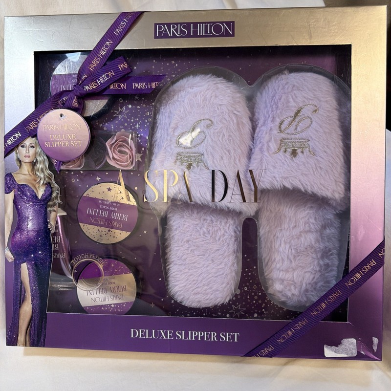 NEW Paris Hilton Slipper Set, Salts, Scrub, Butter, Lotion, Petals
