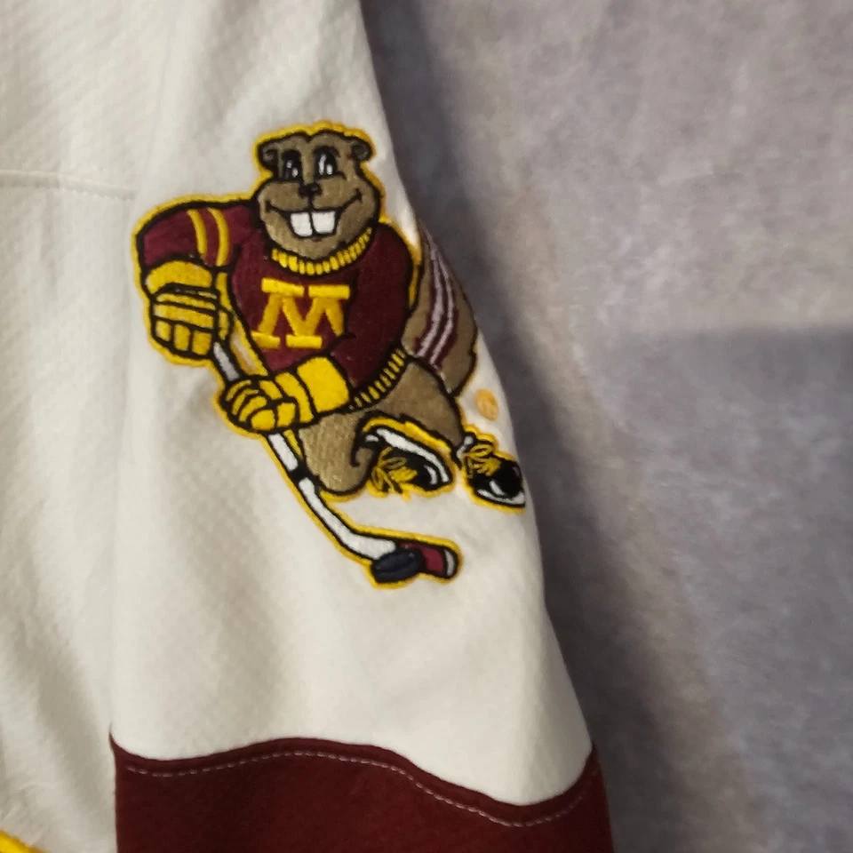 VTG Zephyr NCAA University of Minnesota Golden Gophers Hockey Jersey Youth XL - Image 4 of 4