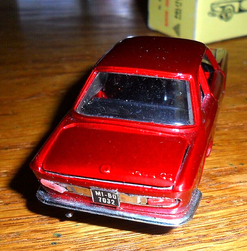 ミニカー POLITOYS-M No.546 BMW 2000CS Politoys ART 546 BMW 2000 CS Metallic Red Italy 1/43 Scale
