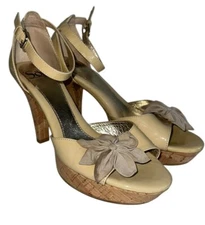 Sofft Womens Platform Ankle Strap Peep Toe Heels Sz 8 Beige Patent Leather