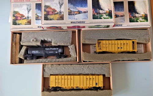Walthers HO LE set of 3 Corn Products wagons, 2 Hopper and 1 Tanker Boxed