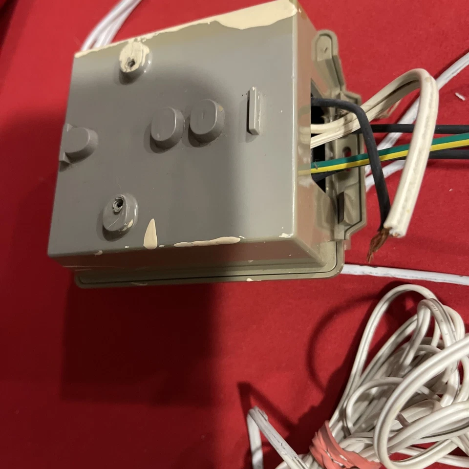 Передатчик ограждения для собак DogWatch PT4 InGround скрытый забор системы защиты от перенапряжений - Изображение 4 из 4