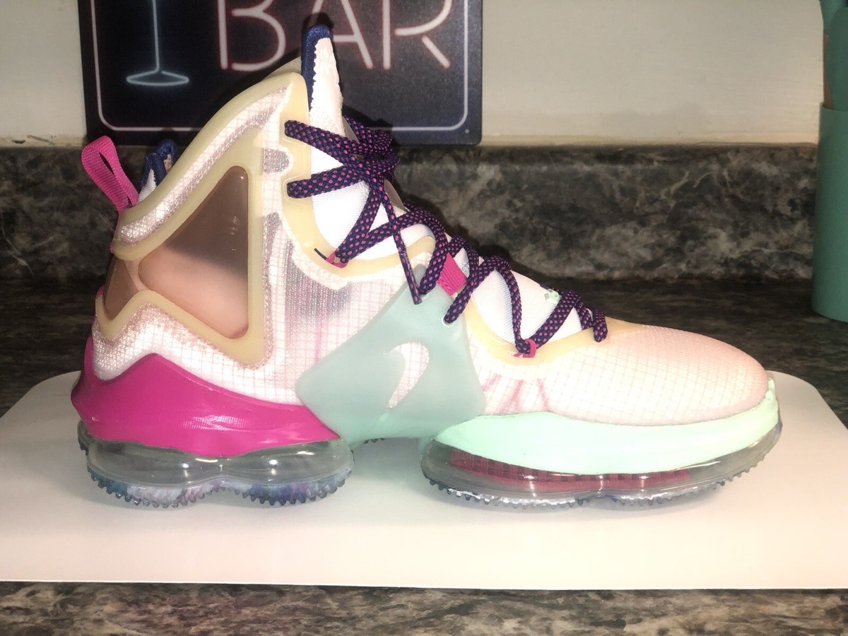 Size 11.5 - Nike LeBron 19 EP Valentine