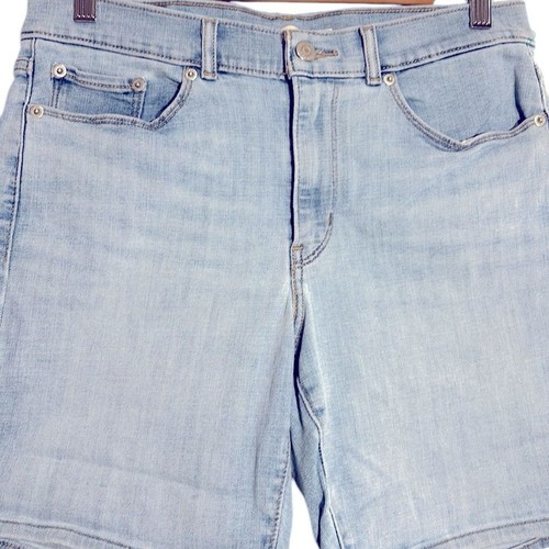 LEVI’S | Women’s Blue Light Wash Classic Denim 7” Jean Shorts size 27 - Picture 6 of 14