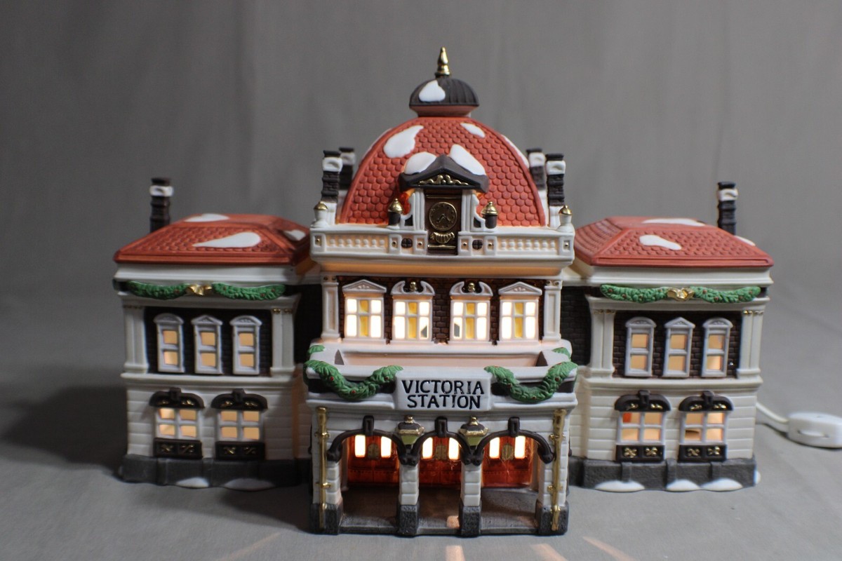 DEPT 56 Dickens Village Series 1989 