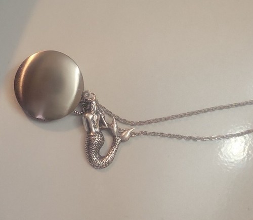 Mermaid Locket - Picture 7 of 7