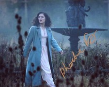 Phoebe Fox "The Woman in Black 2: Angel of Death" AUTOGRAPH Signed 8x10 Photo B