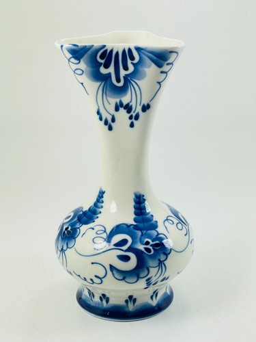 Vintage GZHEL Handmade Russia Blue White Flower Floral Vase Decorative 8.5"T - Picture 2 of 8