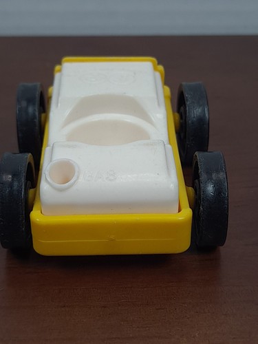 Oldtimer Fisher Price Little People Auto Fahrzeug weiß über gelb Autogarage - Bild 4 von 8