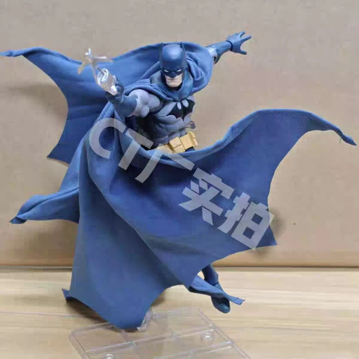 In Stock CT Toys MAFEX No.105 Hush Batman Blue Ver. Action Figure New iN Boxed - product detail image 7