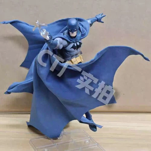 In Stock CT Toys MAFEX No.105 Hush Batman Blue Ver. Action Figure New iN Boxed image 7