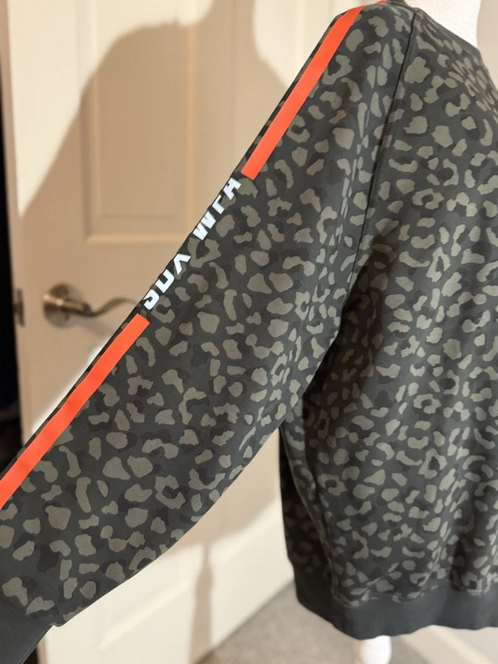 Sudadera blanca Fox Boutique SDX WFA de gran tamaño con estampado de animales camuflada para mujer pequeña Foto 2 de 4