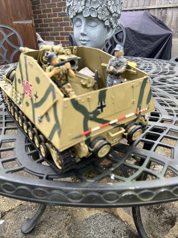 Bandai 1/15 German 150mm Howitzer Hummel Self propelled gun - Image 3 of 4